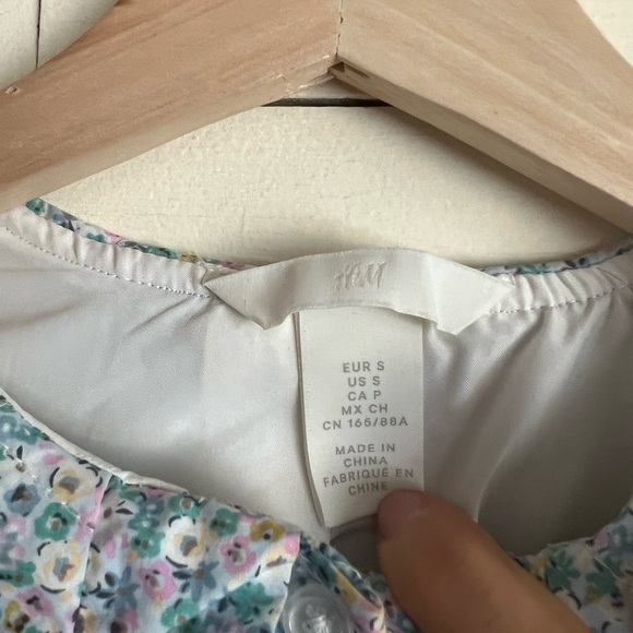 H&M Floral Frill-Trim-Collar Quilted Shacket - Picture 11 of 14